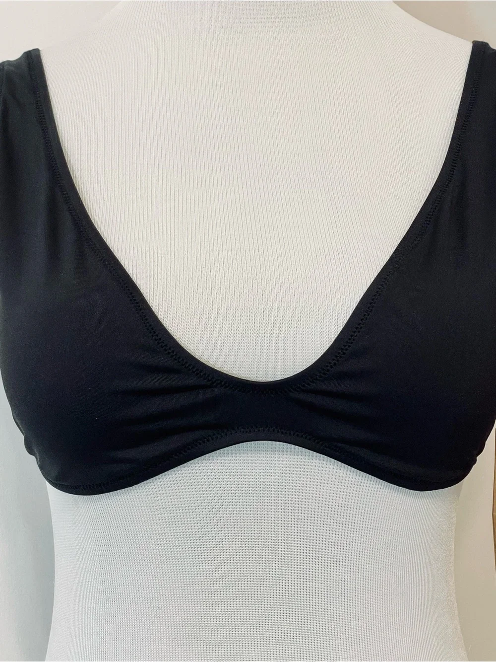 NWT Skims Signature Swim Plunge Bikini Top Black Size L